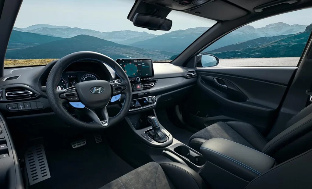Interiör Hyundai i30N uppkoppling
