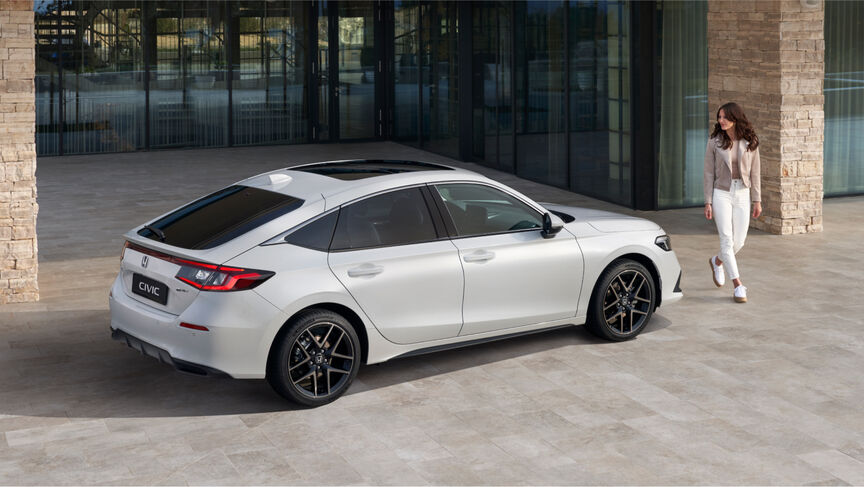 Honda Civic Advance i pärlemovit