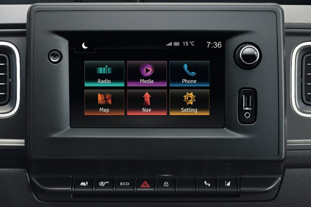Nissan Interstar infotainment skärm