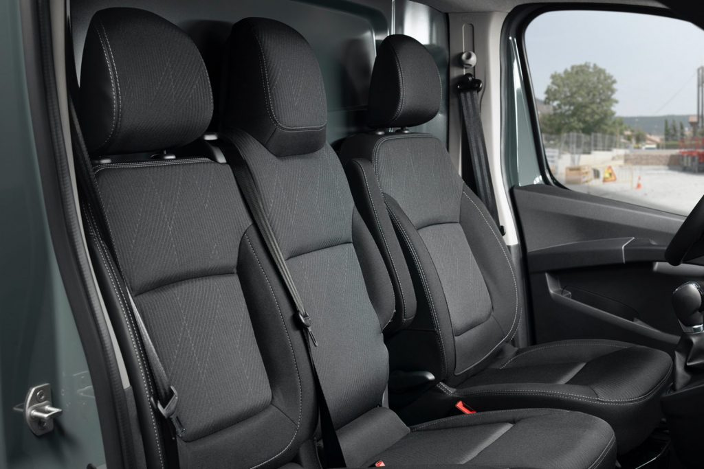 Nissan Primastar 3 säten fram