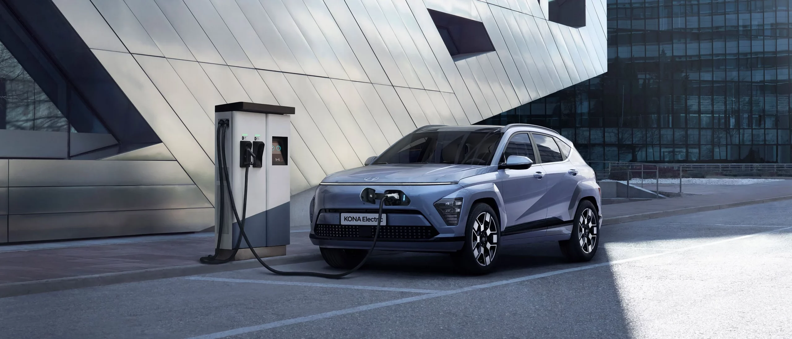 KONA Electric 2023 snabbladdas