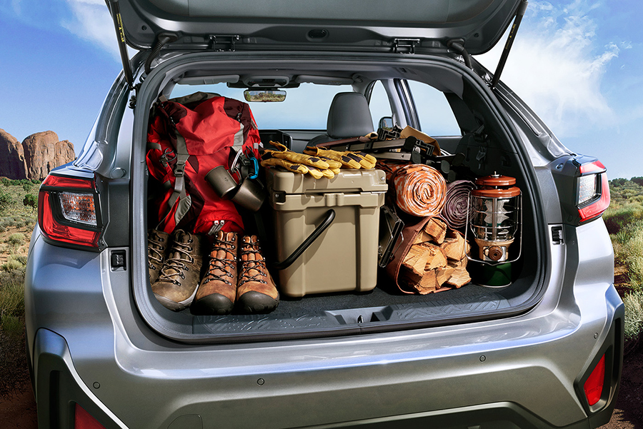 Bagageutrymmet i Crosstrek fyllt av packning