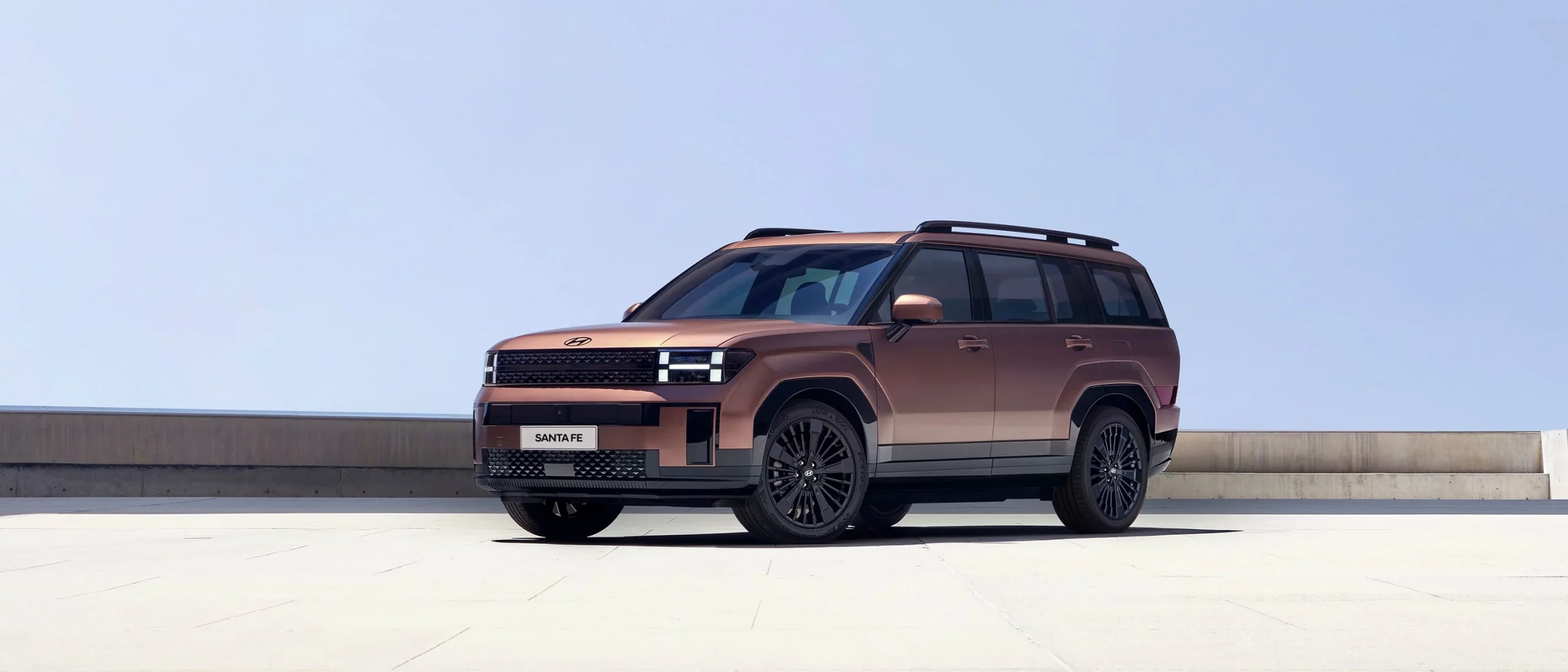 Helt nya SANTA FE Plug-in Hybrid i kopparfärg