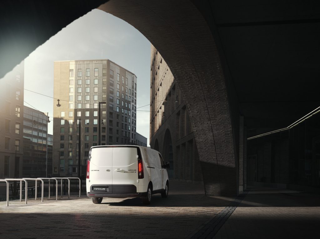 Maxus e-Deliver 7 exteriörbild bakifrån