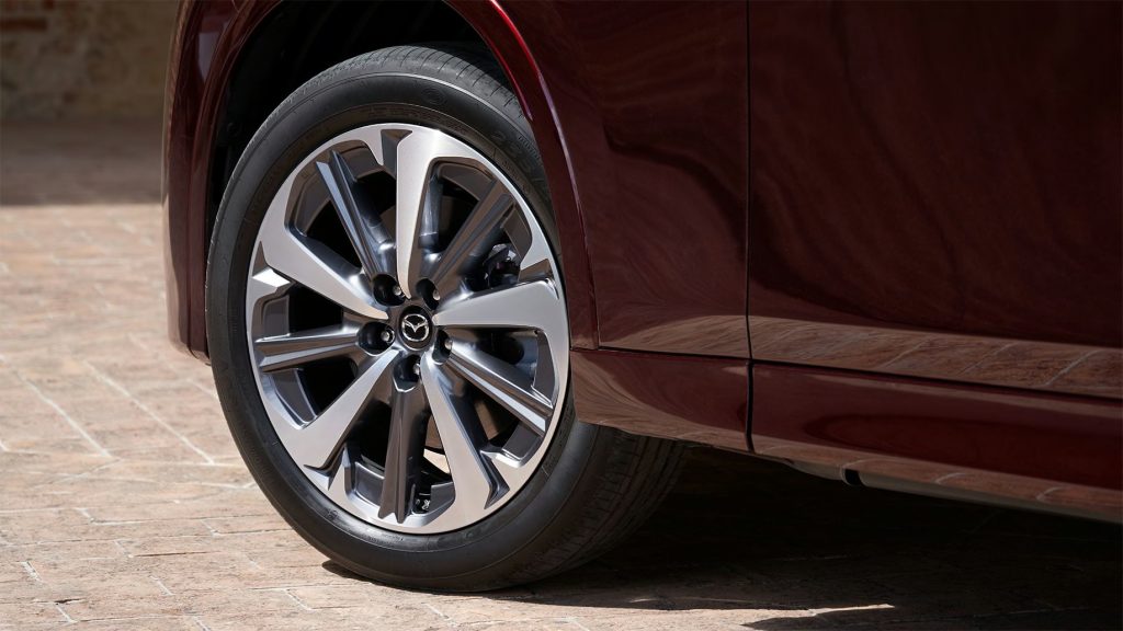Mazda CX-80 detaljbild Snygga lättmetallfälgar
